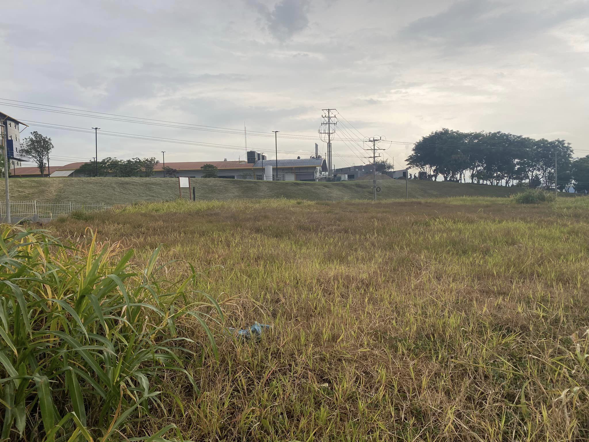 Lote Heredia, Frente al hospital